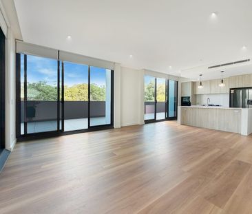 SUPERBLY APPOINTED 3 BEDROOM APARTMENT WITH 2 CARSPACES - Photo 2