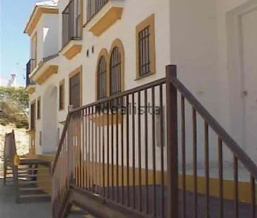 Alquiler de chalet adosado en Calle Roma - Photo 5