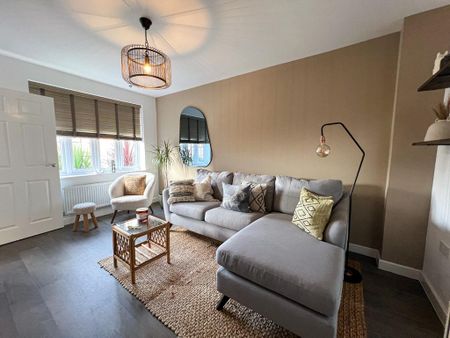 3 bedroom semi-detached house to rent - Photo 3