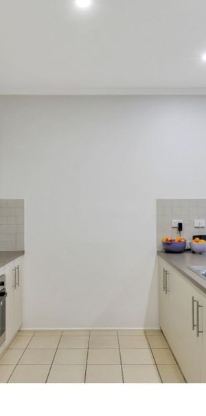 Spacious Apartment in Mawson Central - Photo 2