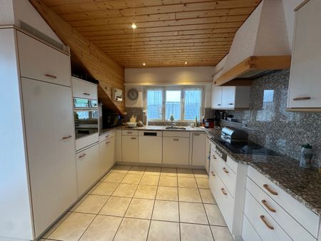 Charming 4-room penthouse apartment in Fahrwangen - Photo 3