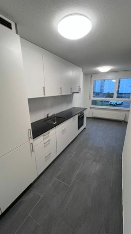 Beautiful bright 3 1/2 room apartment - Photo 4