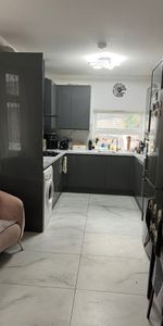 Room in a Shared House, London, E10 - Photo 4