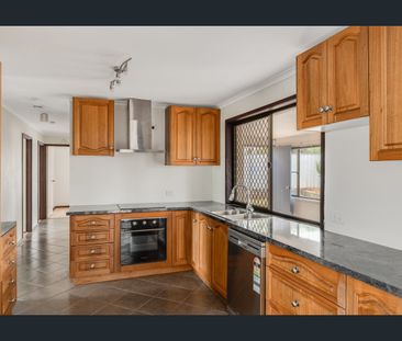 Easy Living in a Great Spot – Comfortable Home with Extra Space - Photo 6