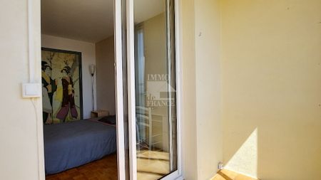 Location Appartement 4 pièces 77m² - Photo 3