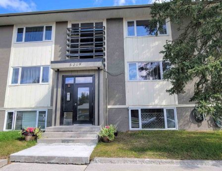 5219 52 Street, Yellowknife, NT, X1A 1T8 - Photo 1