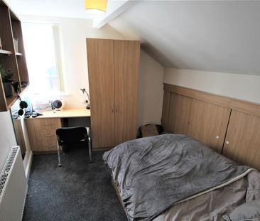 4 bedroom terraced house to rent - Photo 5