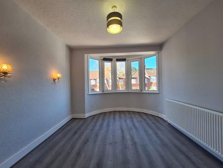 Woodfield Drive, East Barnet EN4, London - Photo 5