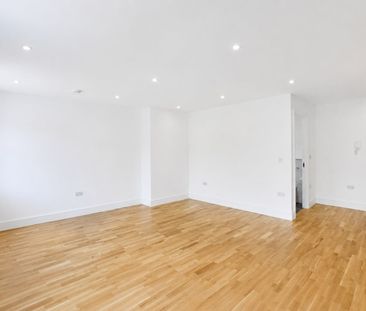 Studio Flat, Seven Sisters Road, N15 - Photo 3