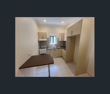 STUDIO APARTMENT IN THE HEART OF PETERSHAM - Photo 1