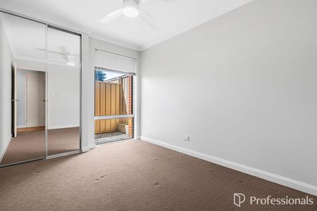 Modern, low-maintenance and easy to love! - Photo 5