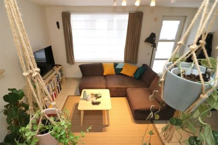 Centrale, zeer gezellige stadswoning met 2 slpk. en koer - Photo 4