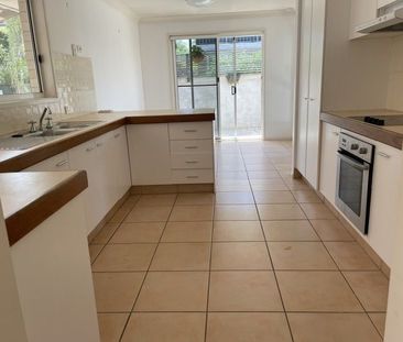 Private duplex in popular Paradise Point - Photo 5