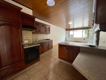 EREMBODEGEM - Gelijkvloers appartement met garage. - Photo 2