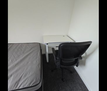 Room in a Shared House, Stanton Road, BS10 - Photo 4