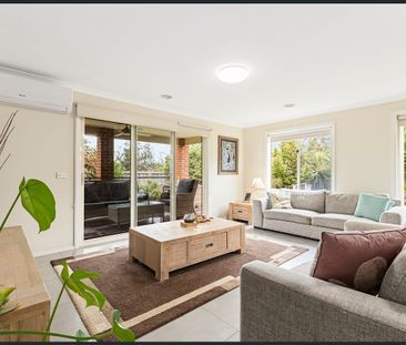 FAMILY FRIENDLY HOME IN QUIET LOCATION - Photo 2