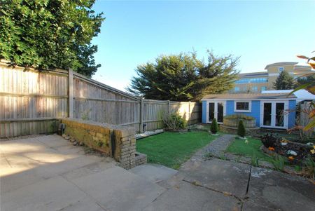 1 bedroom house of multiple occupation to rent - Photo 3