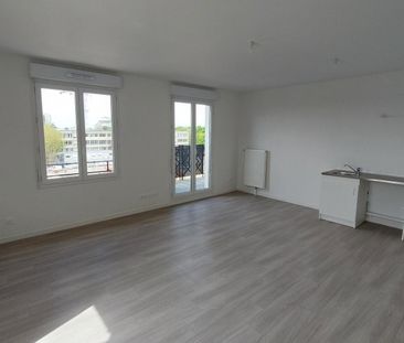 location Appartement T4 DE 78.41m² À LE BLANC MESNIL - Photo 2
