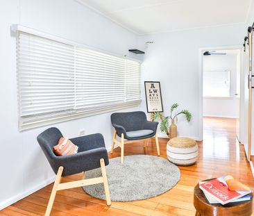 Three Bedroom House - Photo 2