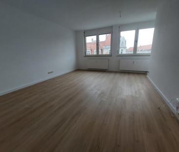 Neu renovierte 2 RWG mit Lift, Bad mit Dusche zu vermieten! - Photo 1