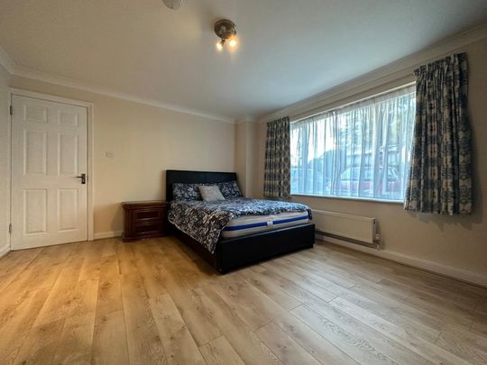 1 bedroom in a house share to rent - Photo 1