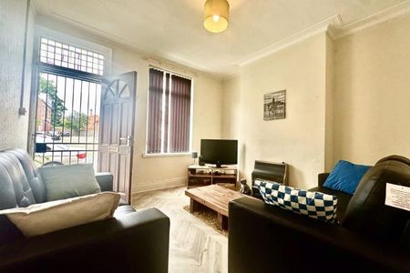 Harold Grove - X 4 ROOMS AVAILABLE, - Photo 5