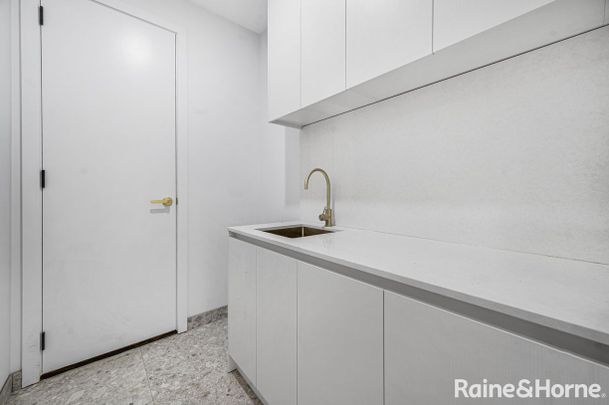 Spacious & Modern Family Living in Wollert - Photo 1
