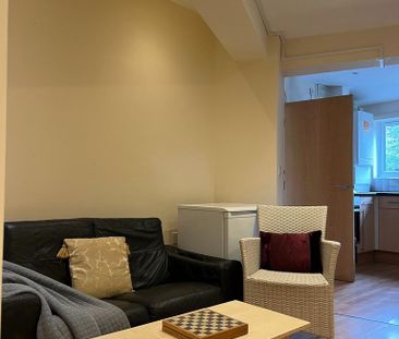 5 bedroom terraced house to rent - Photo 6