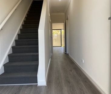 Modern 3 Bedroom Townhouse - Photo 1