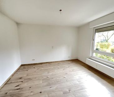 Bereit zum Einzug - frisch renovierte 2 - Raum Wohnung - Photo 2