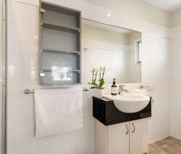 Two Bedroom Townhome in Boutique Block Near Wilston Village - Photo 6