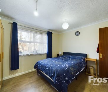 Pullmans Place, Staines-upon-Thames, Surrey,TW18 - Photo 2