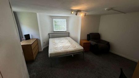 Beechwood Grove, Burley, Leeds, LS4 - Photo 5