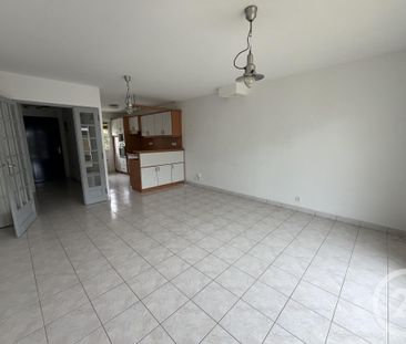 Location Maison 4 pièces 75m² JULLOUVILLE 50610 - Photo 2
