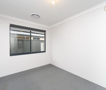 FEATURE PACKED FAMILY HOME @ $750 per week - Photo 5