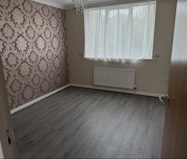 4 bedroom detached house to rent - Photo 5