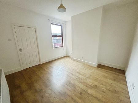 2 bedroom terraced house to rent - Photo 2