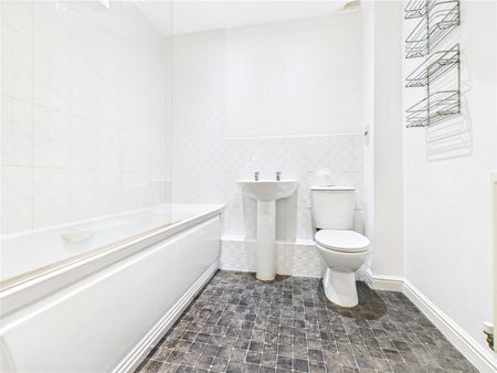 Chariot Drive, Colchester, CO2 7QJ - Photo 5