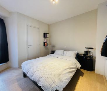 Prachtig nieuwbouwappartement aan St-Pietersstation. - Photo 2