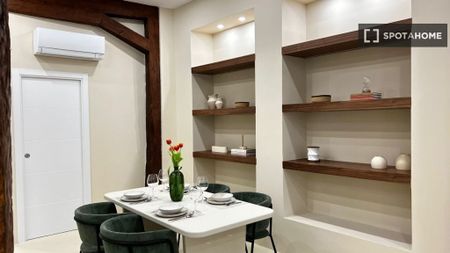 1 room luxury Apartment for rent in Madrid, Autonomous Region of Madrid - Photo 4