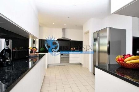 Apartamento - T4 - Albufeira - Arrendamento - Photo 3