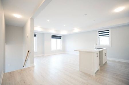 For Lease - 180 Prince Street Unit# 2, Oshawa, Ontario - Photo 3