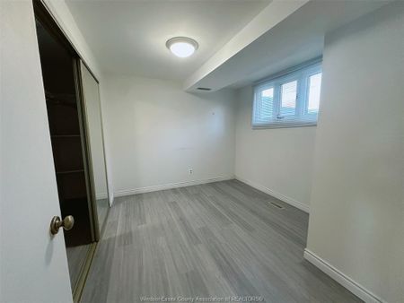For Lease - 3240 ASKIN Avenue Unit# LOWER, Windsor, Ontario - Photo 2