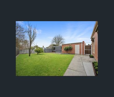 Renovated 3 Bedroom Townhouse in Great Location - Photo 3