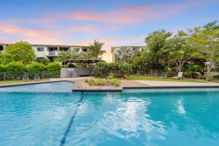 MODERN COMFORT AWAITS! - Photo 3