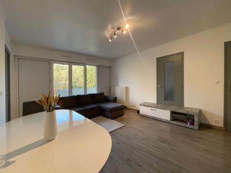 Location Appartement 4 pièces 77m² QUIMPER 29000 - Photo 2