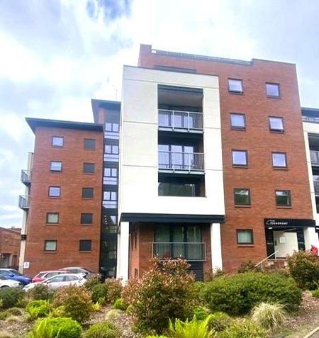 Unfurnished Two Double Bedroom Apartment located on the 1st floor of The Quadrant development - Photo 4