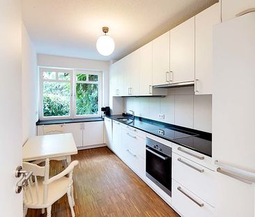 Ruhig gelegene 3-Zimmer-Wohnung in Alt-Wittlaer mit Balkon und Wintergarten in direkter Rheinnähe! - Photo 1