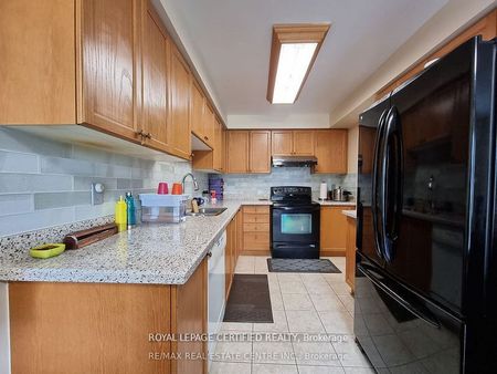 For Lease - 6 Rotunda Street Unit# Upper, Brampton, Ontario - Photo 4