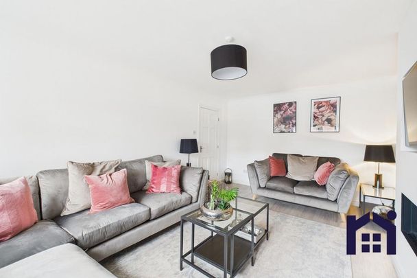 4 bedroom detached house to rent - Photo 1